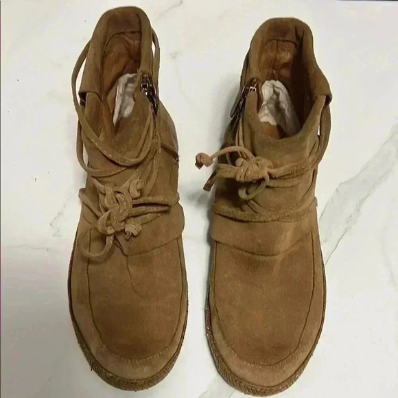 Ugg Ankle Boots - Picture 1 of 4